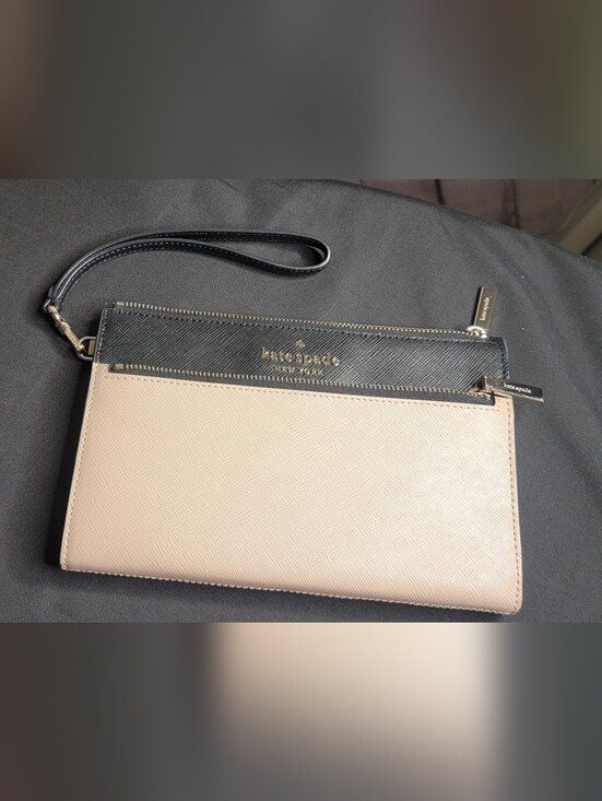 kate spade Handbags - kate spade Two-Tone Black and Blush Wristlet. Carried ONCE!